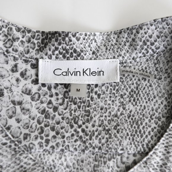 CALVIN KLEIN Gray Snakeskin Print Long Sleeve Blouse - Size Medium - Picture 5 of 9
